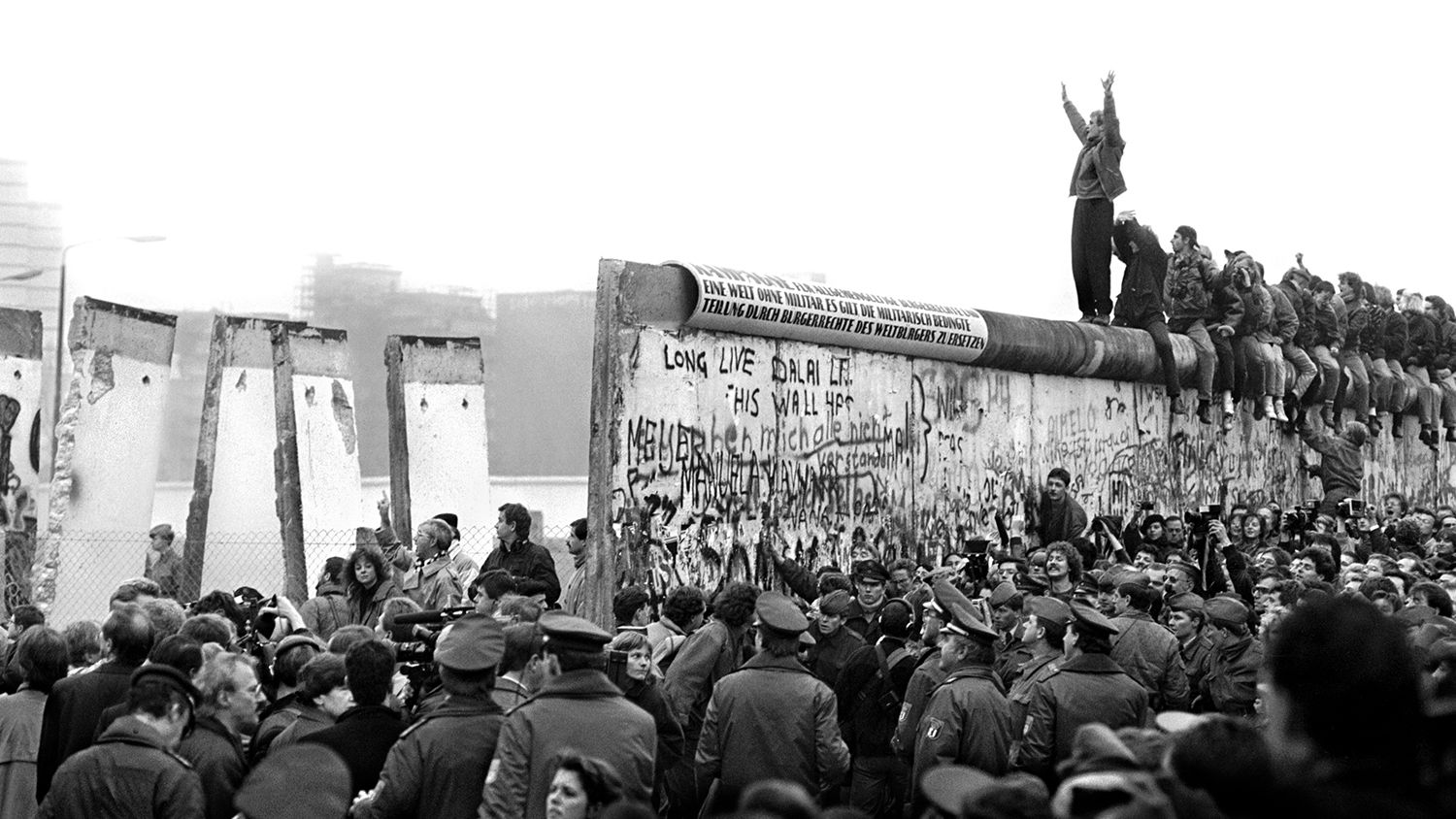 Bức tường Berlin sụp đổ năm 1989